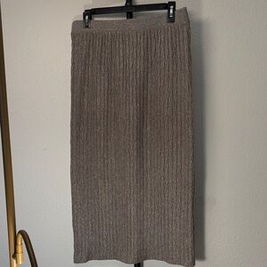 GUC Zara Size L Taupe Midi Skirt with Texture Pattern and Soft Material